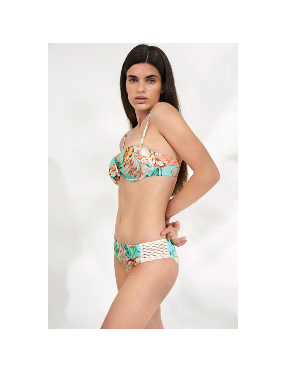 Bikini con broche con aro con relleno copa B 81563