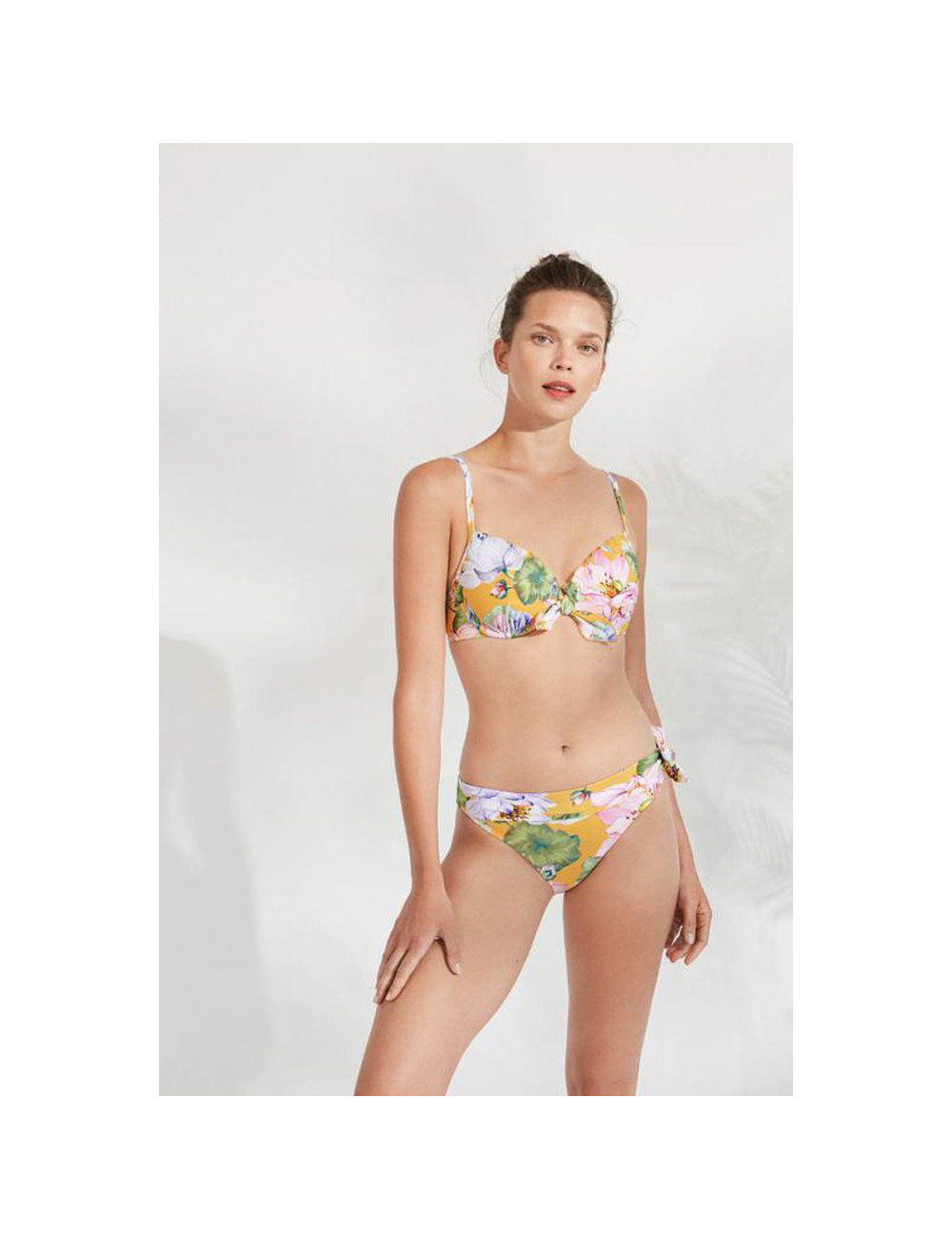 Bikini con aro con broche copa D 81804