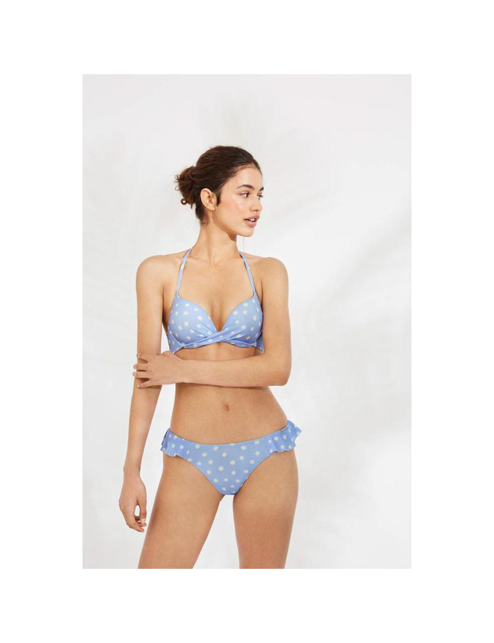 Bikini con broche con aro copa B anudado cuello Bikini con broche con aro copa B anudado cuello