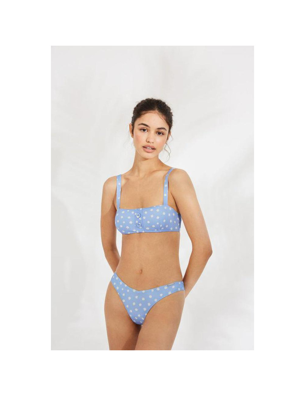 Bikini con broche copa B tirantes regulables Bikini con broche copa B tirantes regulables