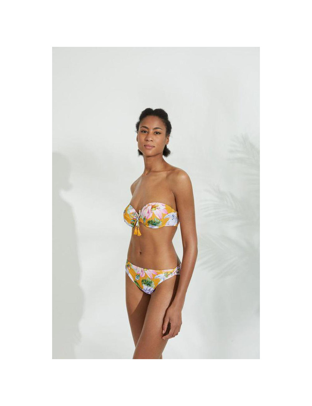 Bikini con broche con aro con relleno 81802 Bikini con broche con aro con relleno 81802
