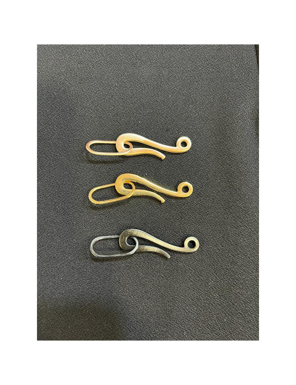 Broche Metálico Alargado  Broche Metálico Alargado