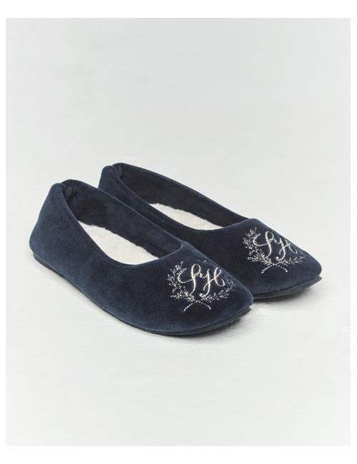 Zapatilla Cerrada Bordada Selmark 