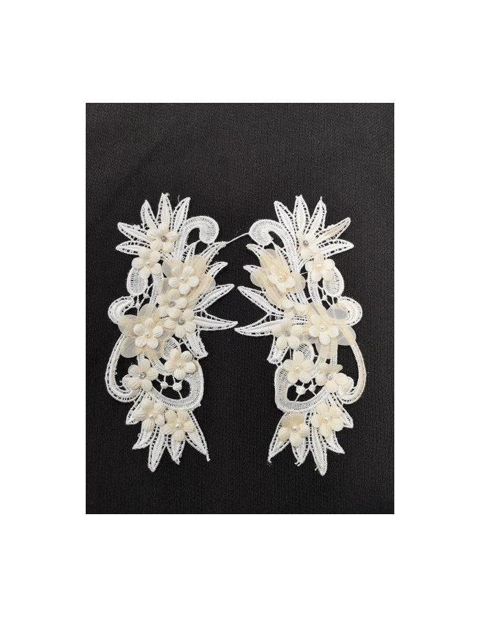 Aplicación Bordada con Flores