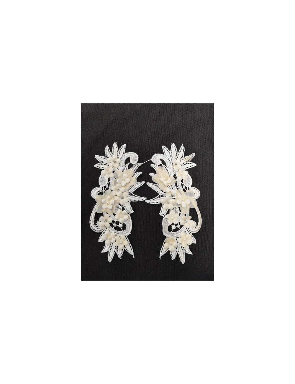 Aplicación Bordada con Flores 