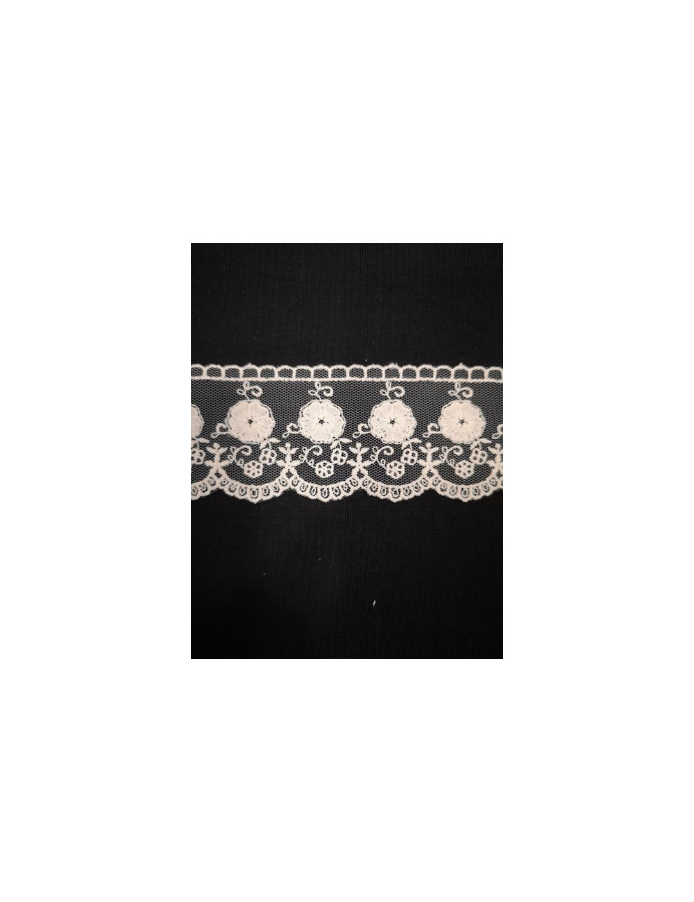 Tul Bordado Ramito y Flor 