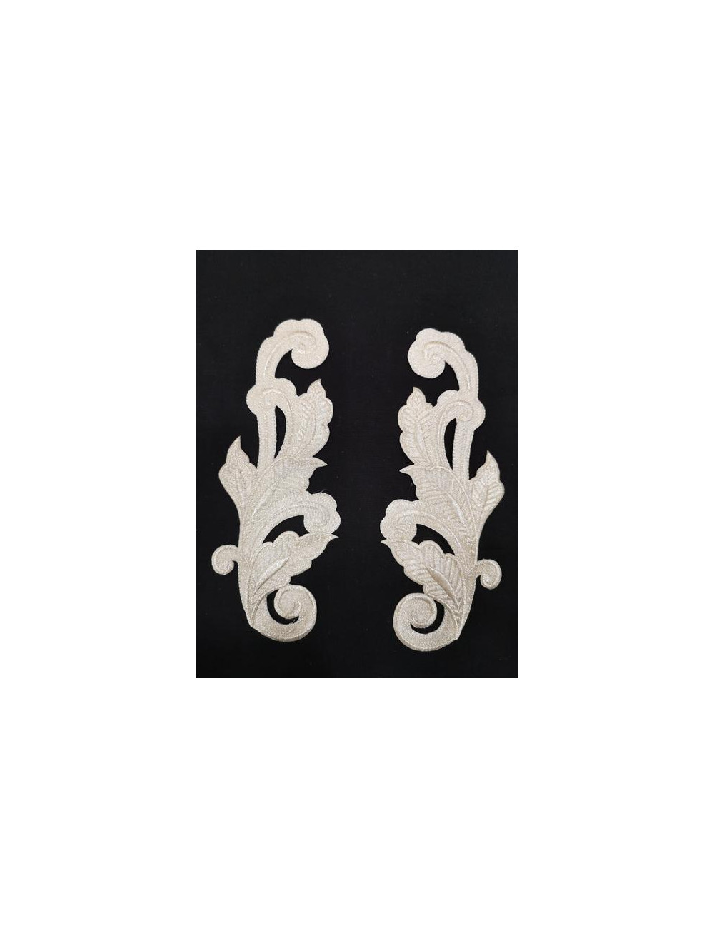 Aplicación Bordada Hojas Plata 