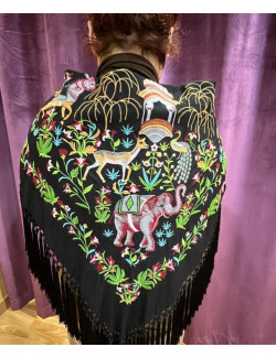 Mantón Mujer Bordado Paisaje 